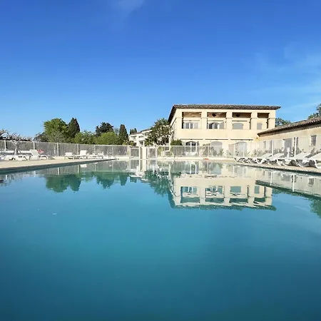 Les De Robinson: Riverside Duplex With Pool Apartment *